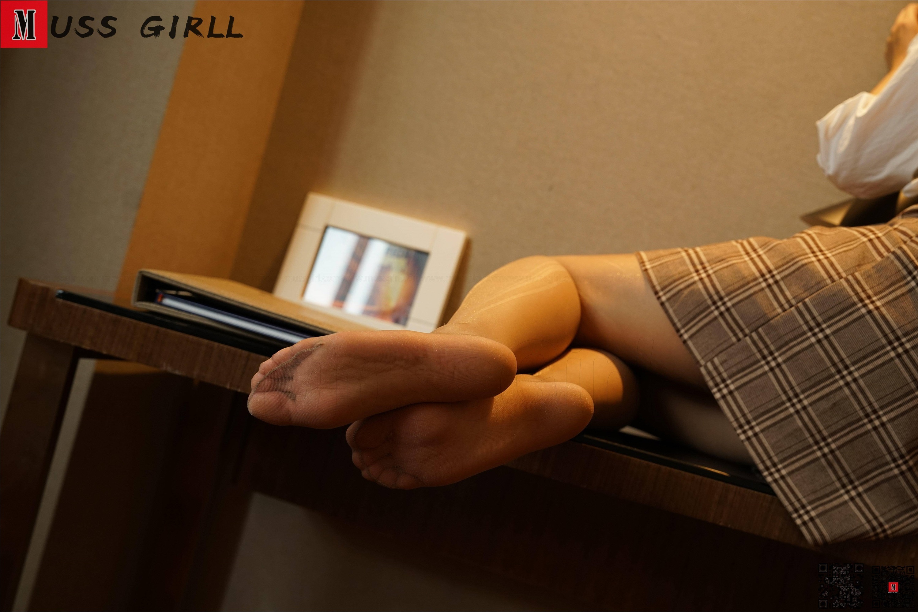 MussGirl慕丝女郎  NO.243-酒店格子裙肉丝